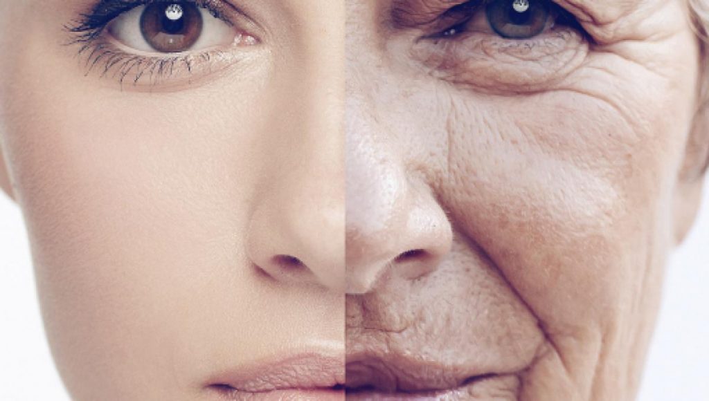 Immagine che raffigura un viso di donna per metà giovane e per metà anziana